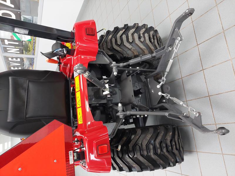 Tractors  Massey Ferguson GC1725ML Tractor with Loader Photo